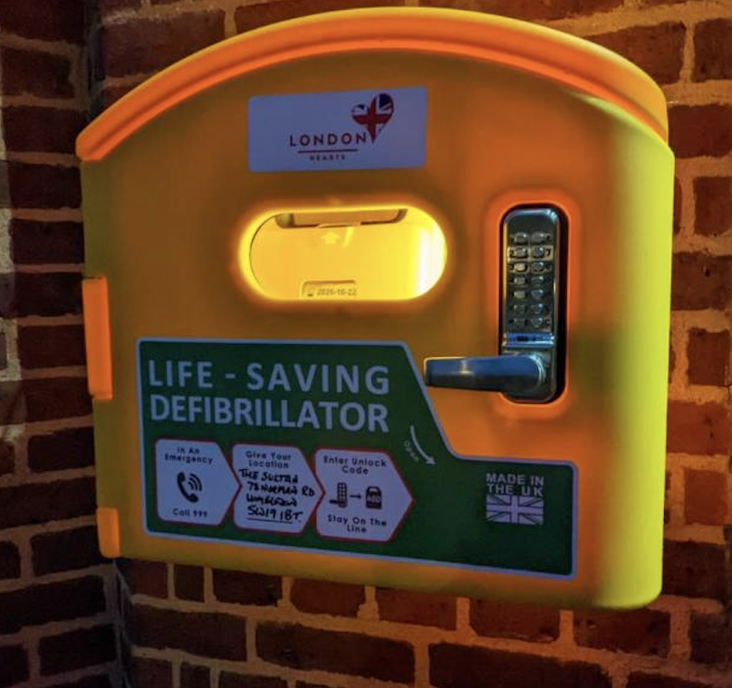 outdoor Lockable defibrillator cabinet with internal LED lighting and borg lock