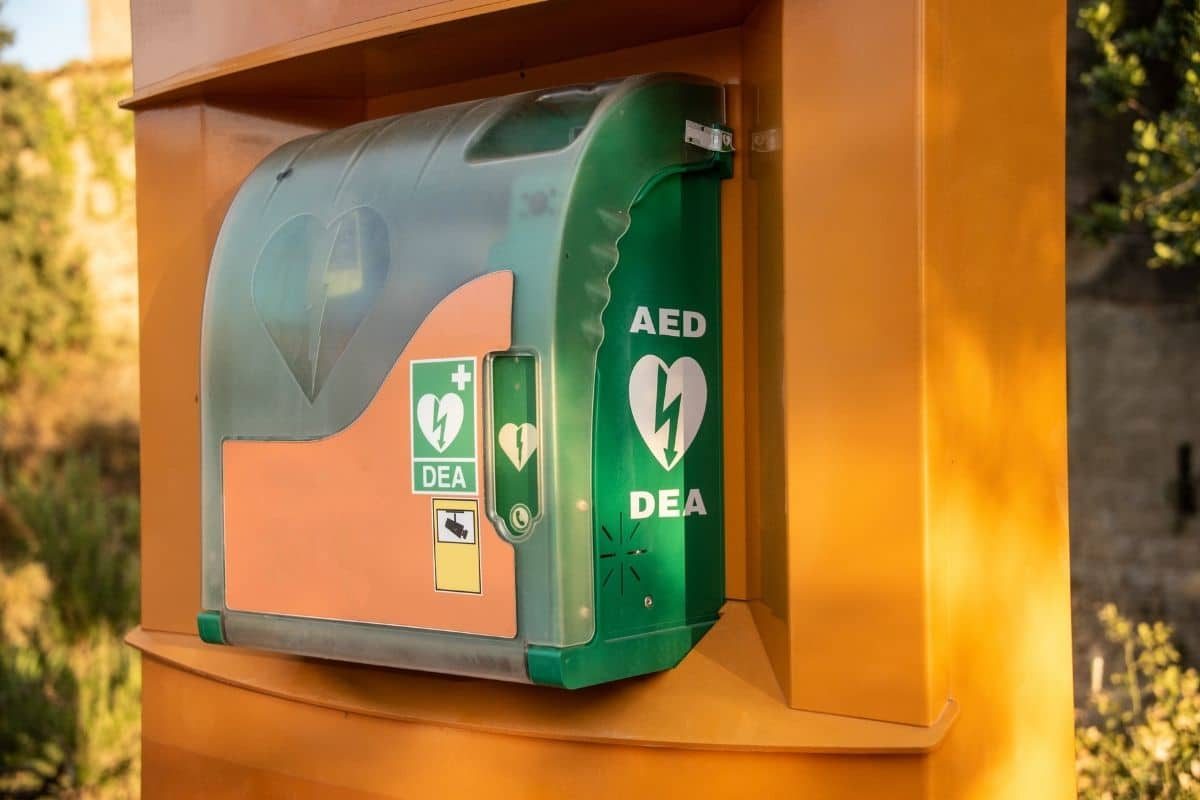 Defibrillator